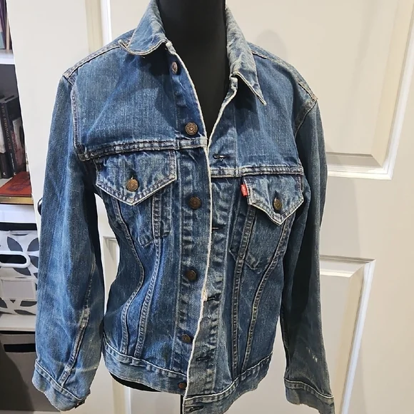 Vintage Levi’s Denim Trucker Jacket • Made in USA • 80s/90s Y2K - Picture 1 of 14